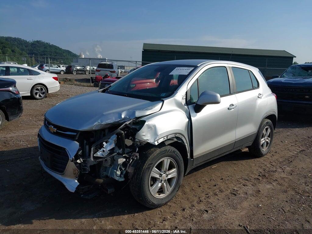 KL7CJNSB1JB579377 2018 CHEVROLET TRAX photo no. 2