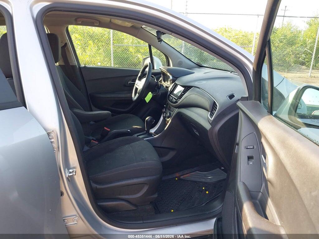 KL7CJNSB1JB579377 2018 CHEVROLET TRAX photo no. 5