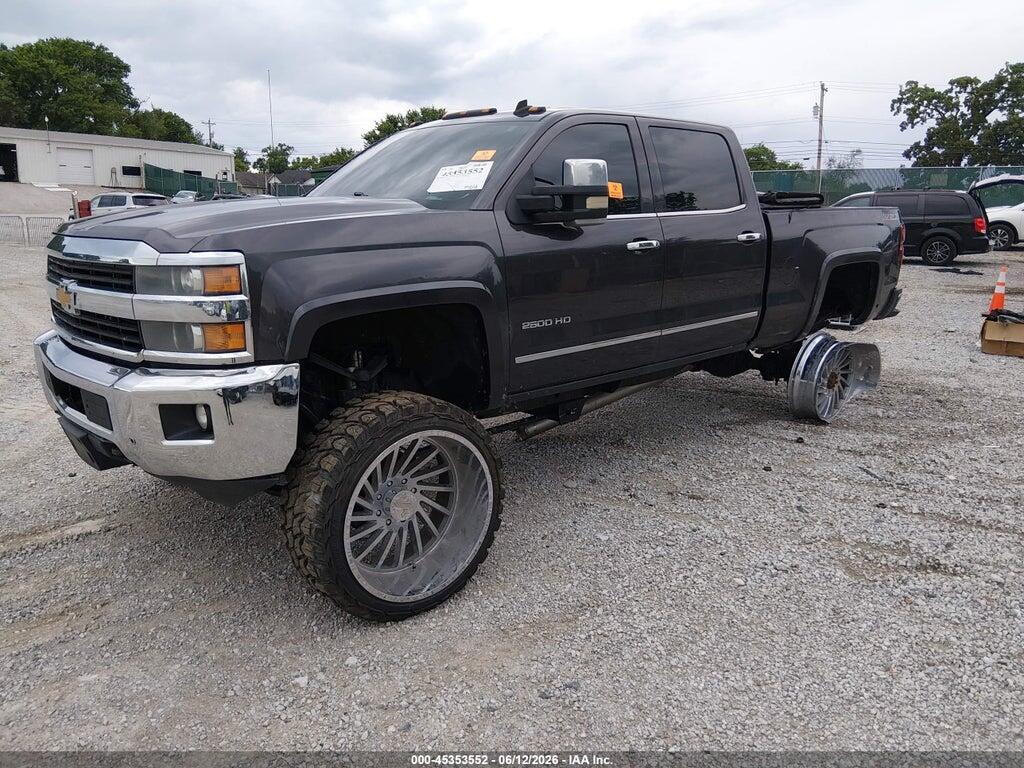 1GC1KWE82FF196304 2015 CHEVROLET SILVERADO 2500HD photo no. 2