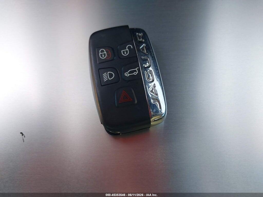 SADCJ2BVXHA055211 2017 JAGUAR F-PACE photo no. 11