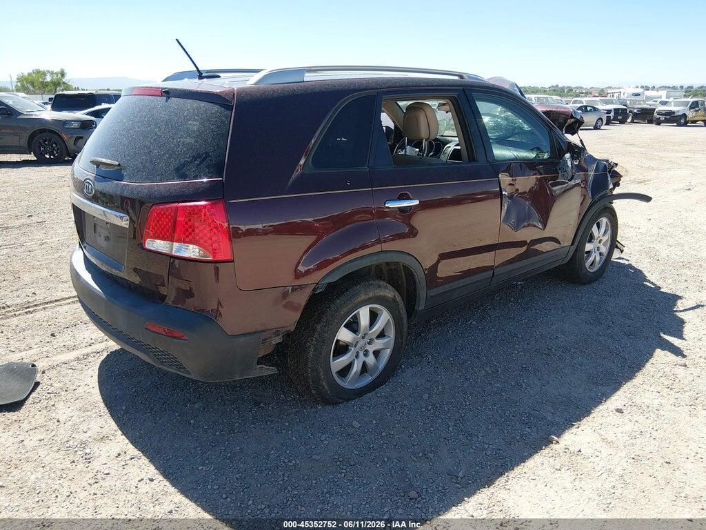 5XYKT3A29CG246366 2012 KIA SORENTO photo no. 4