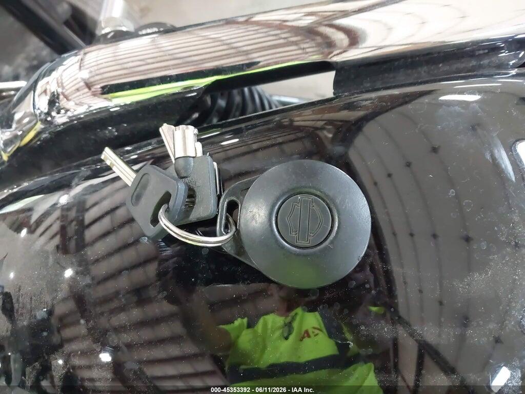 1HD1FFW103Y611088 2003 HARLEY-DAVIDSON FLHTCI photo no. 11