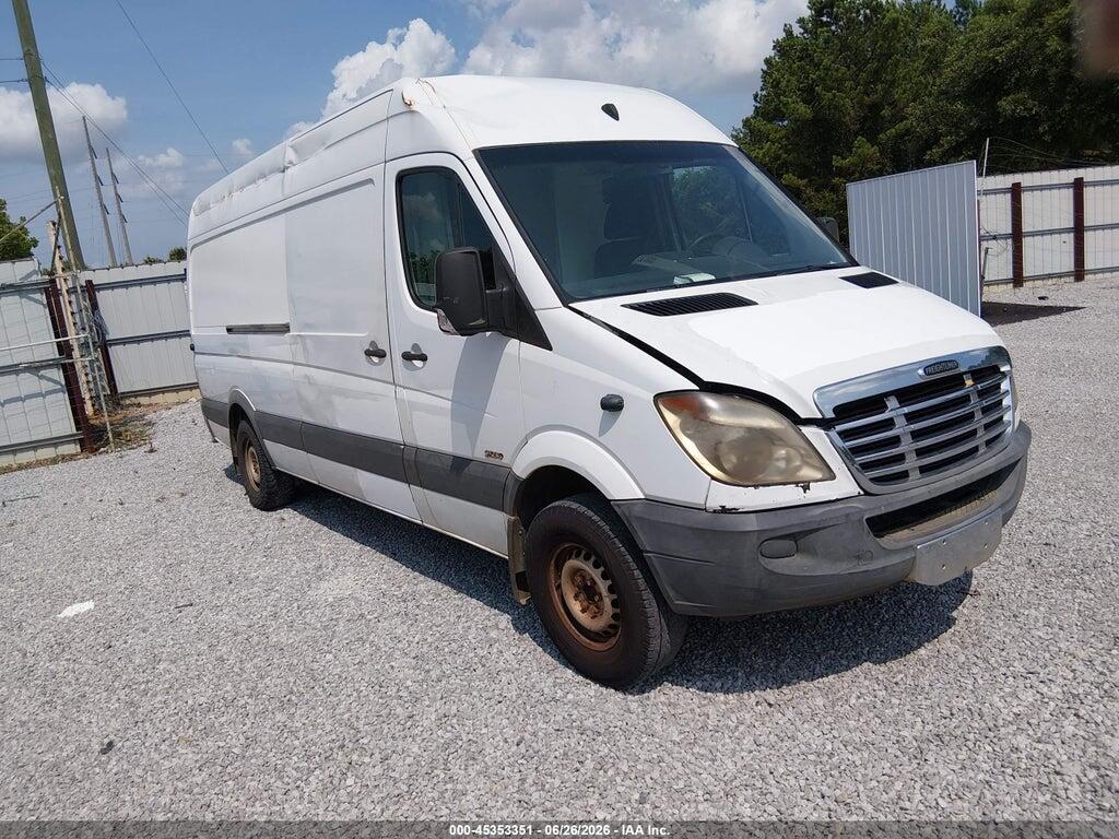 WDYPE8CC3B5541557 2011 FREIGHTLINER SPRINTER 2500 photo no. 1
