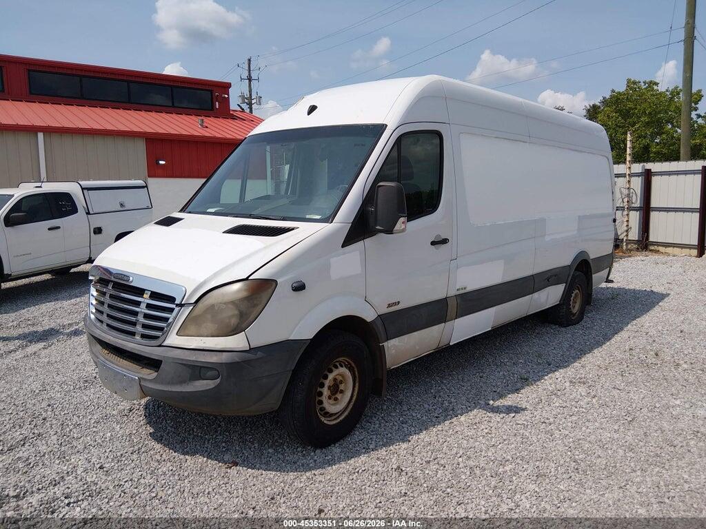 WDYPE8CC3B5541557 2011 FREIGHTLINER SPRINTER 2500 photo no. 2