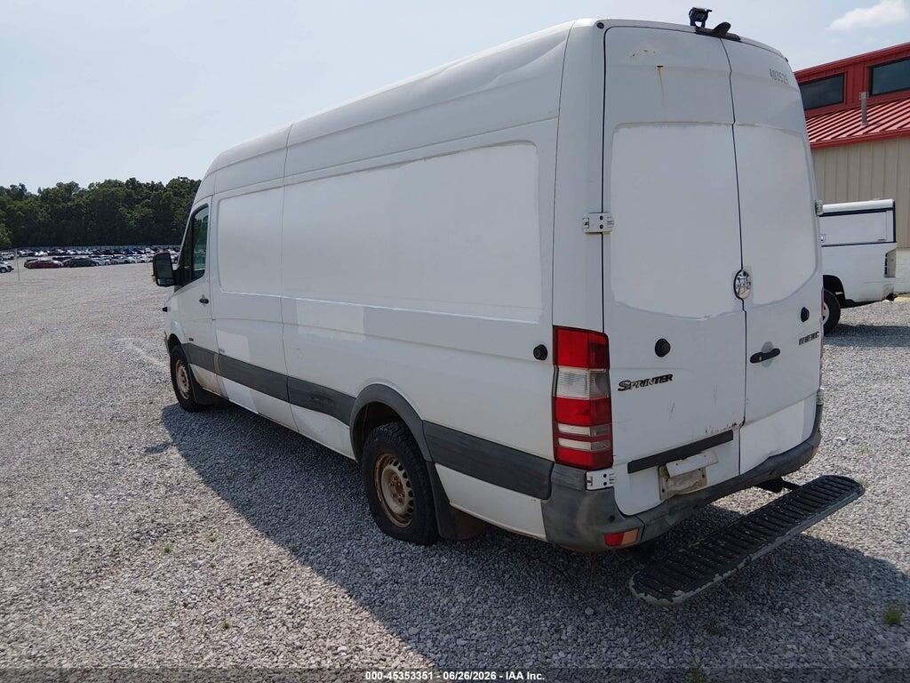 WDYPE8CC3B5541557 2011 FREIGHTLINER SPRINTER 2500 photo no. 3