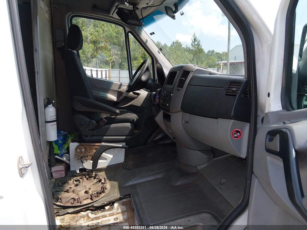 WDYPE8CC3B5541557 2011 FREIGHTLINER SPRINTER 2500 photo no. 5
