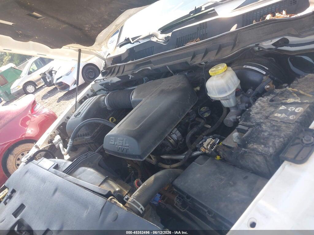 1C6RR7KG9JS257977 2018 RAM 1500 photo no. 10
