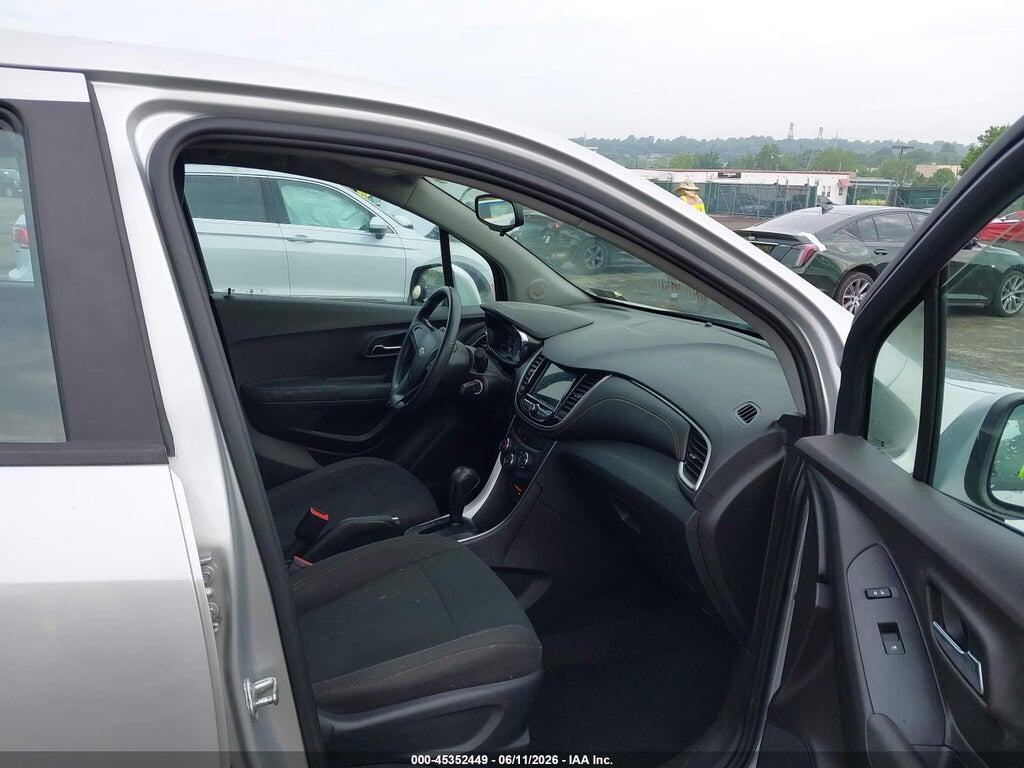 3GNCJNSB6JL167335 2018 CHEVROLET TRAX photo no. 5