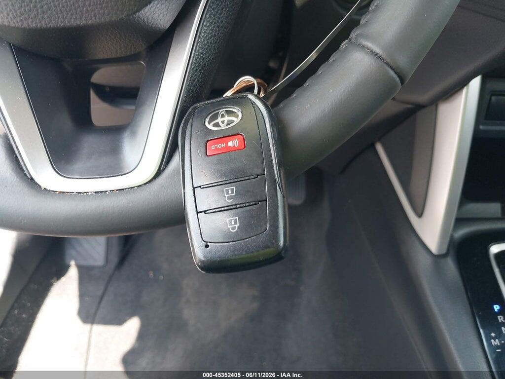 7MUCAABG7RV097109 2024 TOYOTA COROLLA CROSS photo no. 11