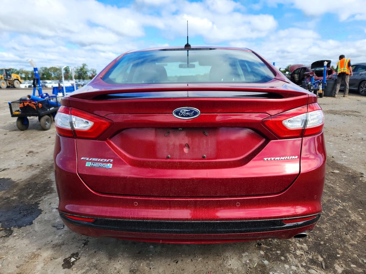 2015 FORD FUSION TITANIUM PHEV — Фото 6 из 12