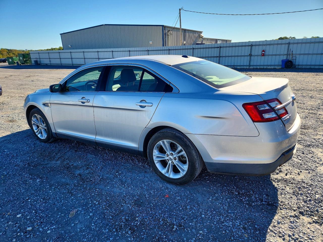 2015 FORD TAURUS SE — Фото 2 из 12