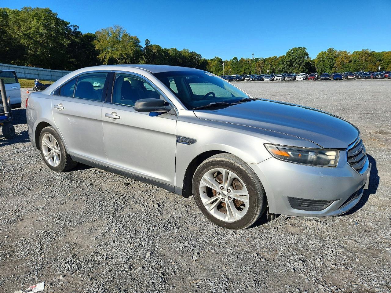 2015 FORD TAURUS SE — Фото 4 из 12