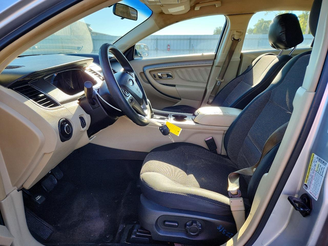 2015 FORD TAURUS SE — Фото 7 из 12