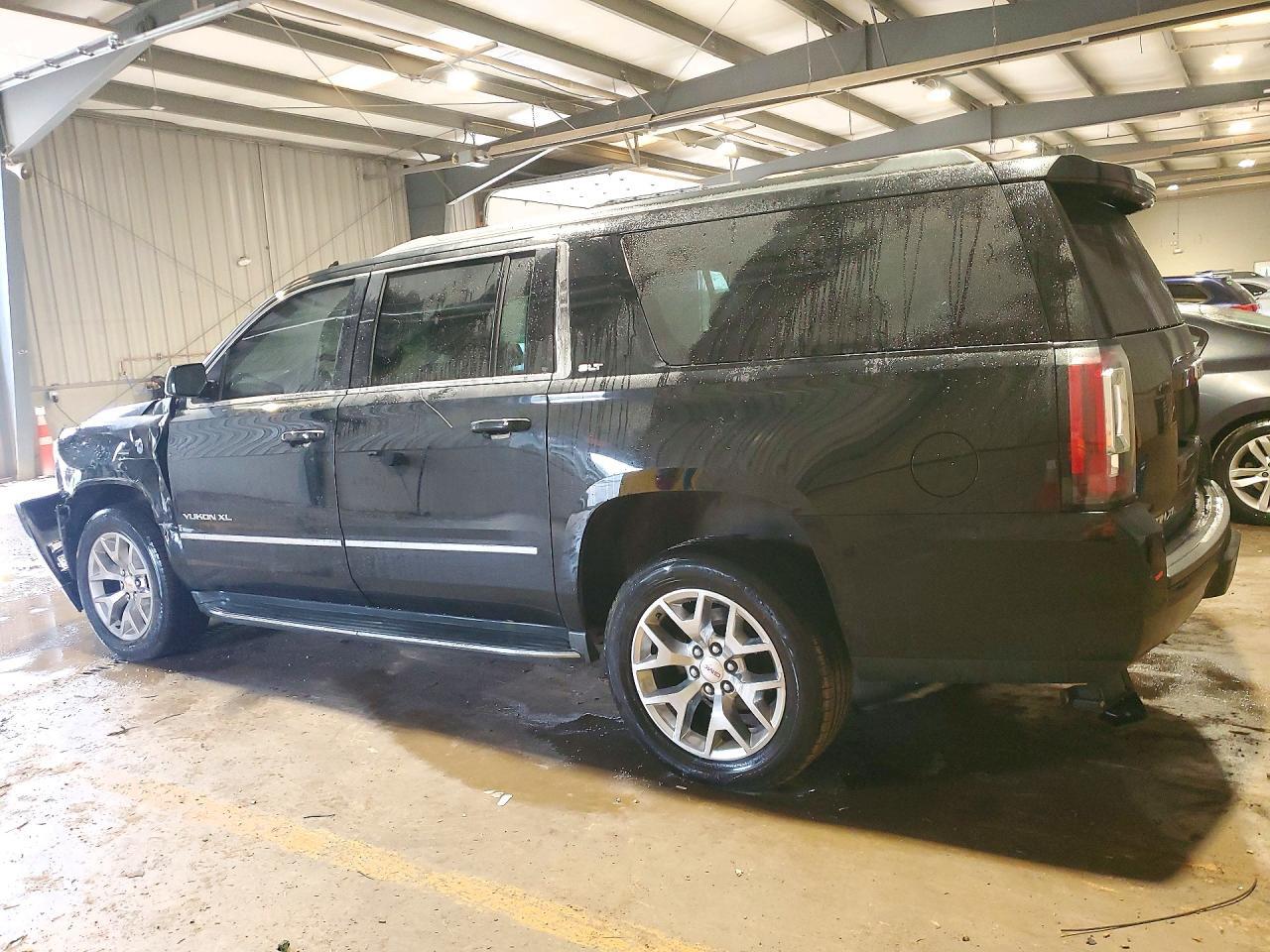 2016 GMC YUKON XL K1500 SLT — Фото 2 из 13