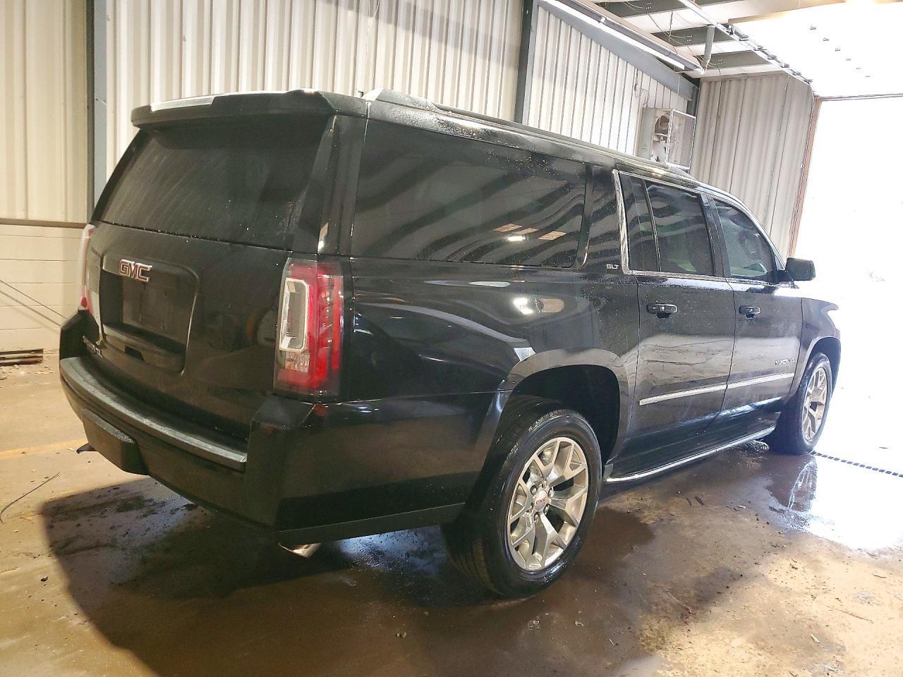 2016 GMC YUKON XL K1500 SLT — Фото 3 из 13