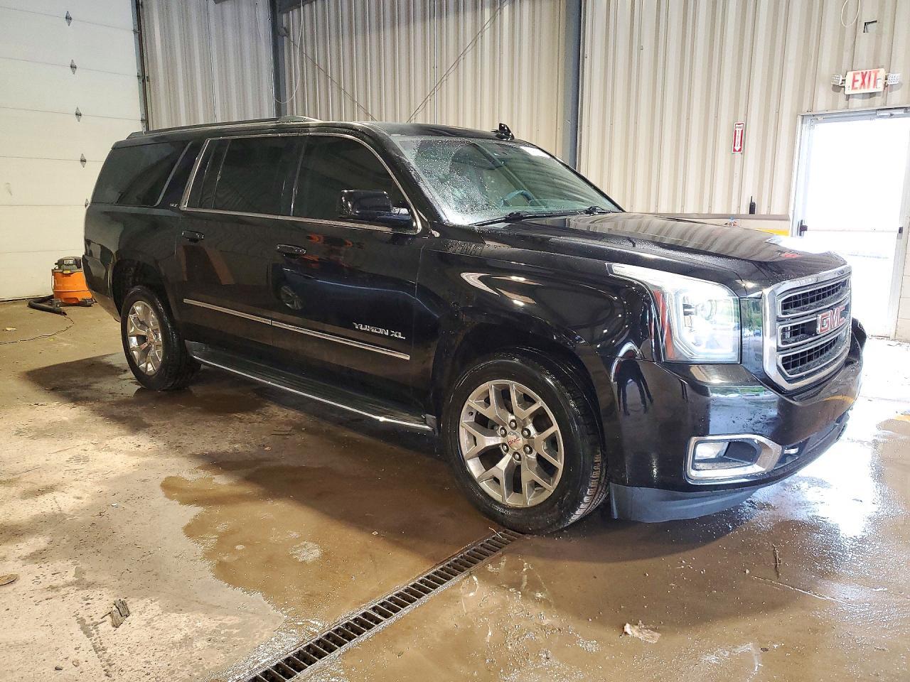 2016 GMC YUKON XL K1500 SLT — Фото 4 из 13