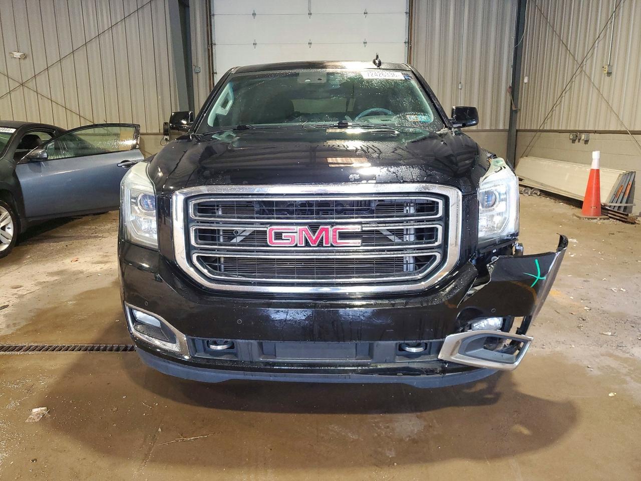 2016 GMC YUKON XL K1500 SLT — Фото 5 из 13