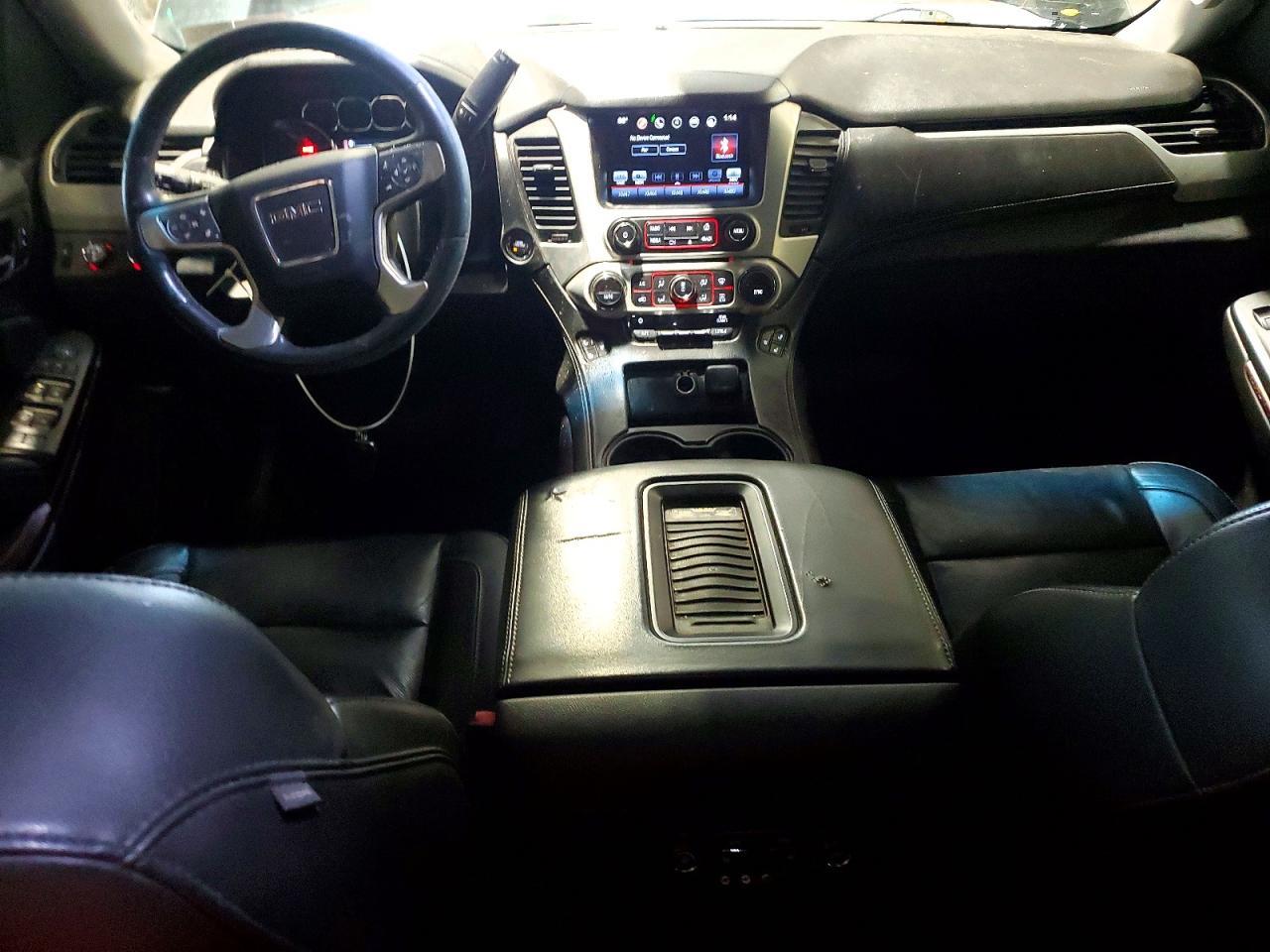 2016 GMC YUKON XL K1500 SLT — Фото 8 из 13