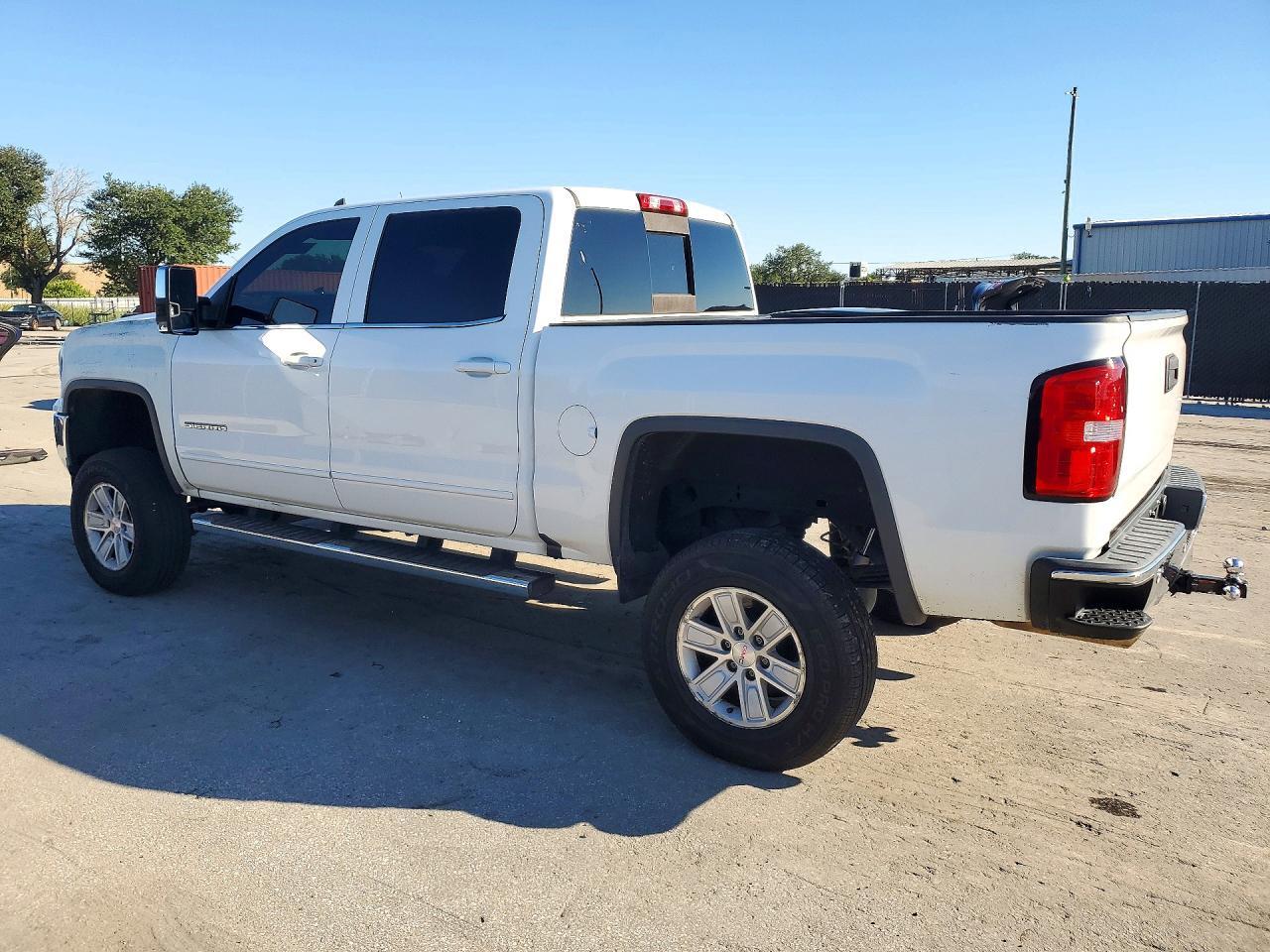 2018 GMC SIERRA K1500 SLE — Фото 2 из 12