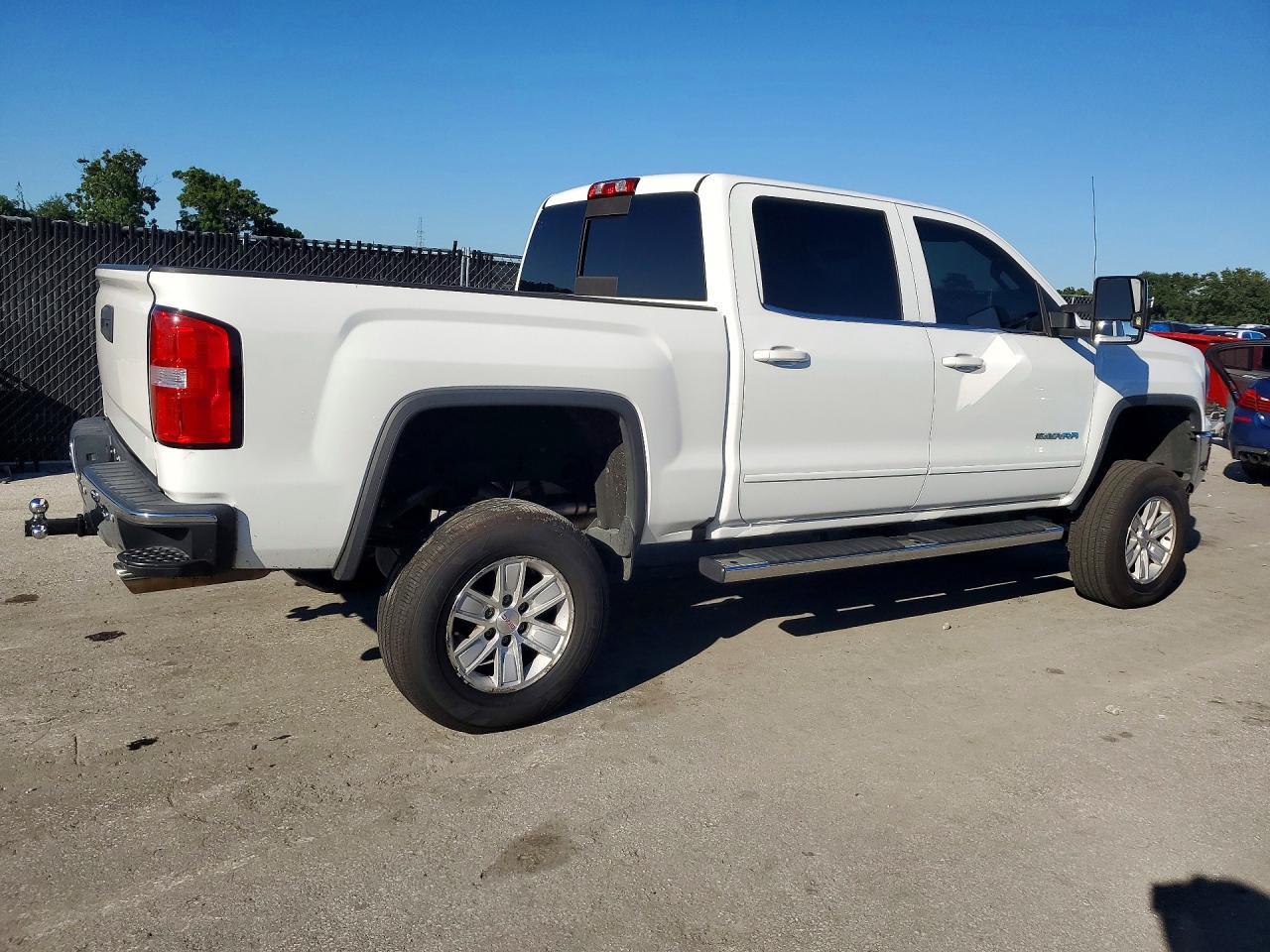 2018 GMC SIERRA K1500 SLE — Фото 3 из 12