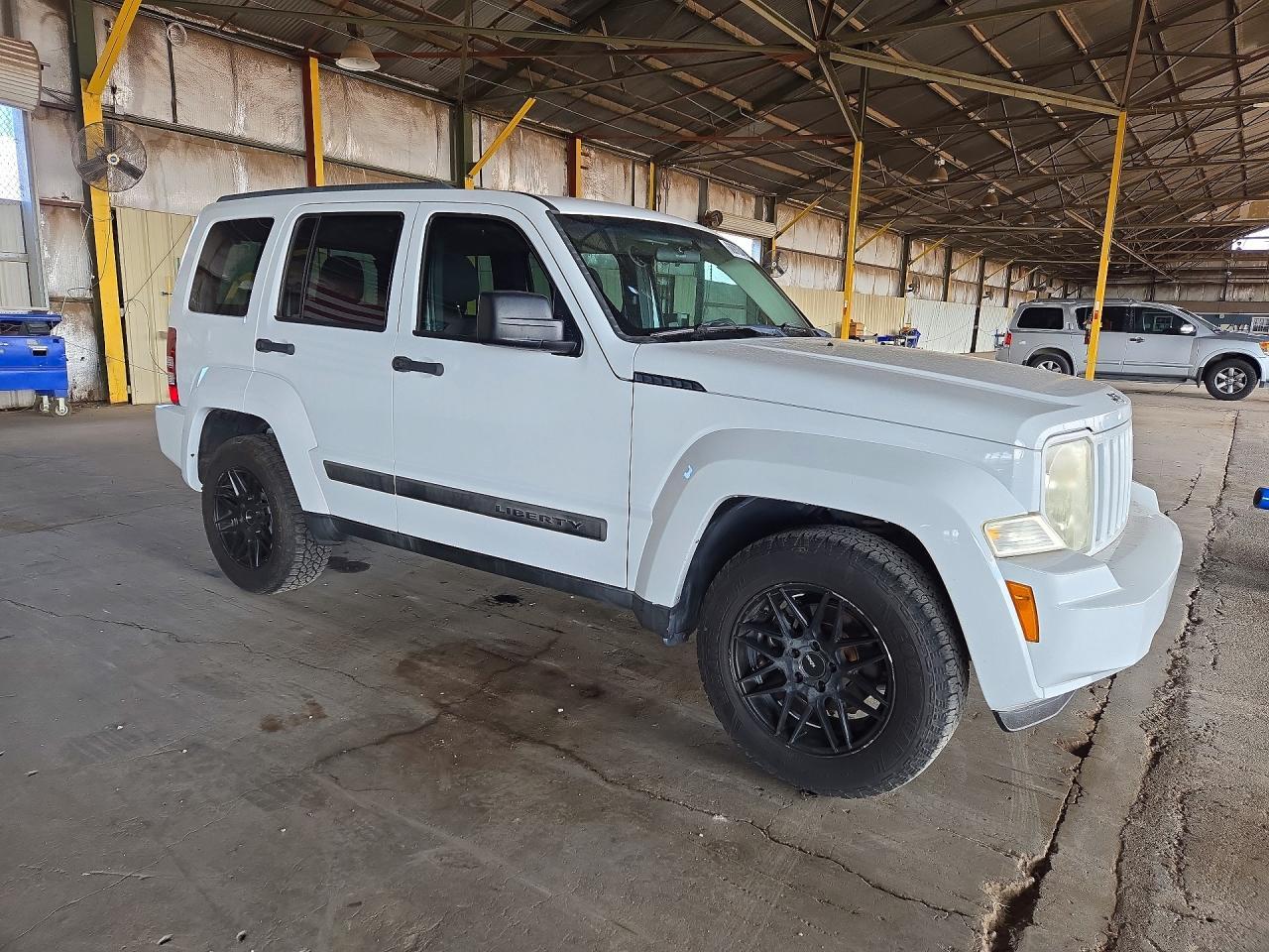 2012 JEEP LIBERTY SPORT — Фото 4 из 12