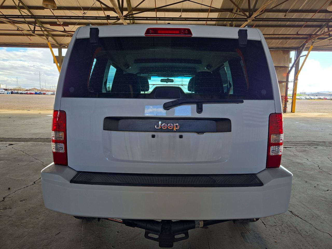 2012 JEEP LIBERTY SPORT — Фото 6 из 12
