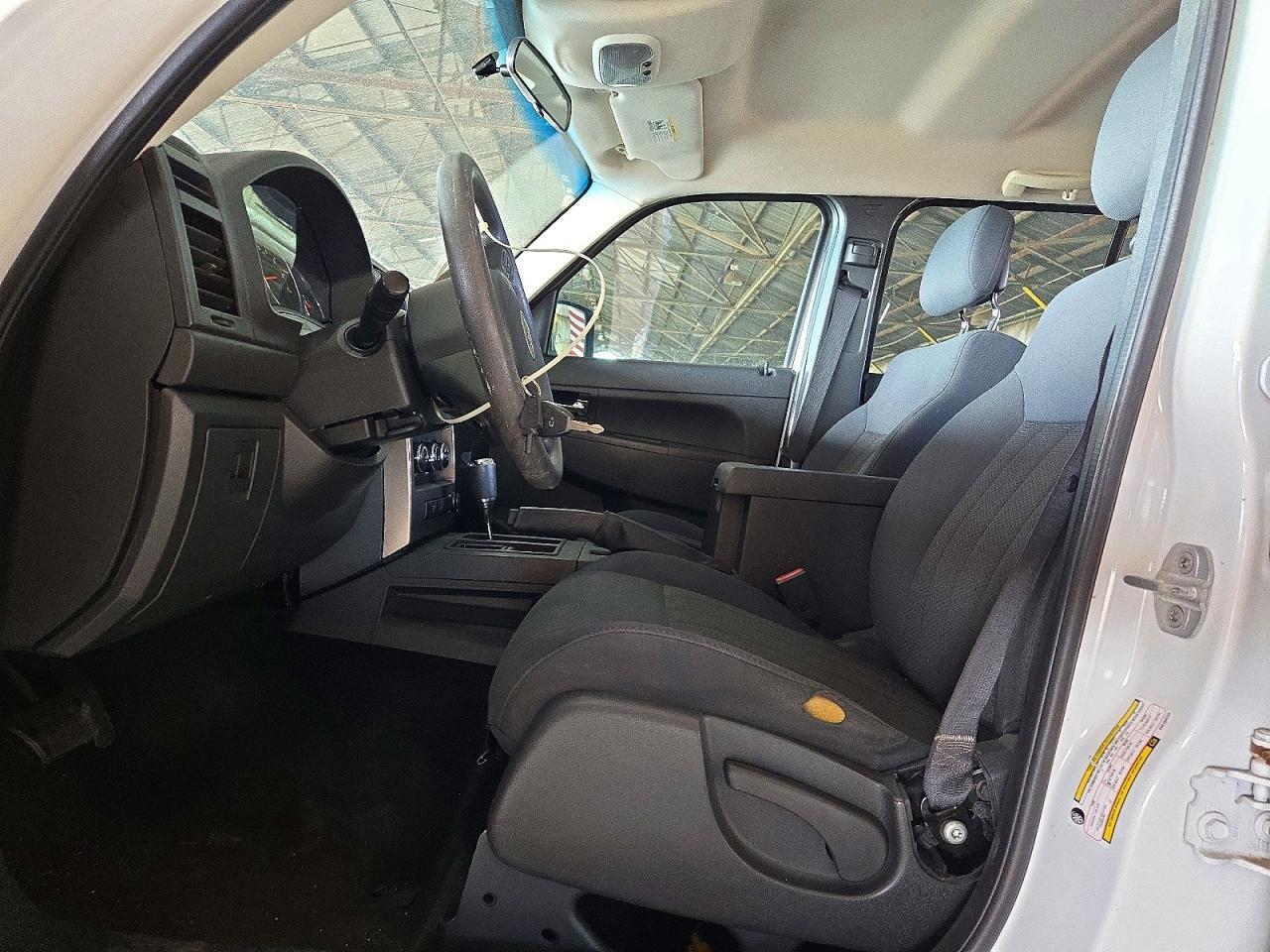 2012 JEEP LIBERTY SPORT — Фото 7 из 12
