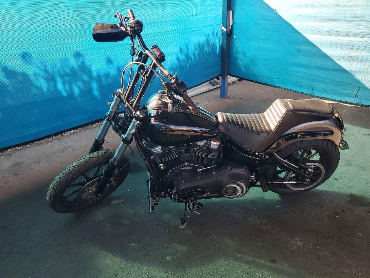 2018 HARLEY-DAVIDSON FXBB STREET BOB — Фото 3 из 9