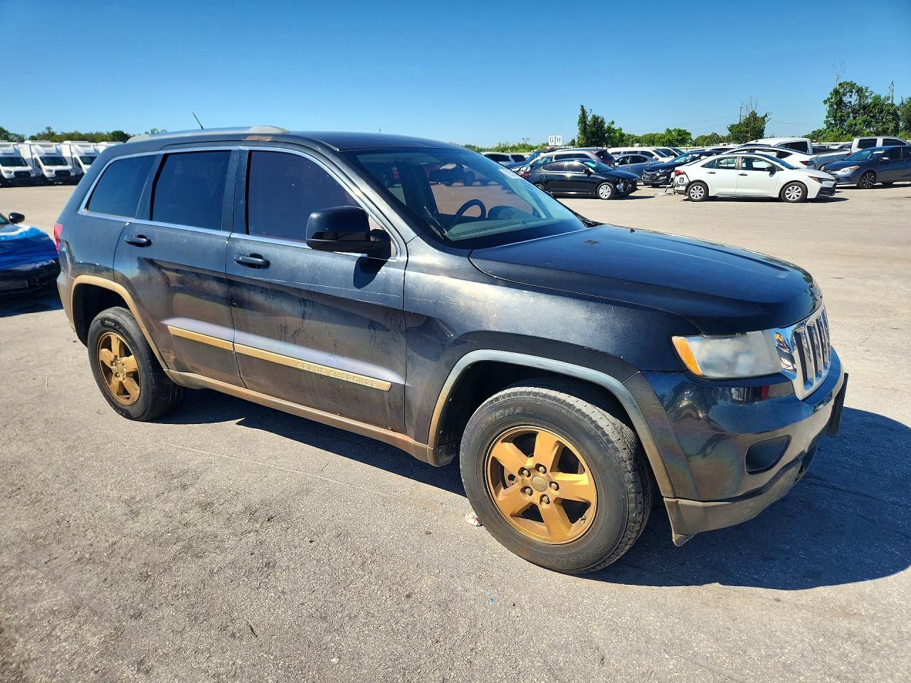 2013 JEEP GRAND CHEROKEE LAREDO — Фото 4 из 12