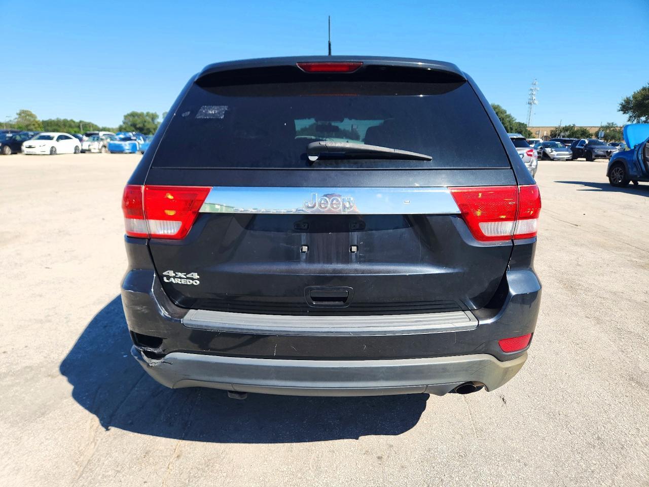 2013 JEEP GRAND CHEROKEE LAREDO — Фото 6 из 12
