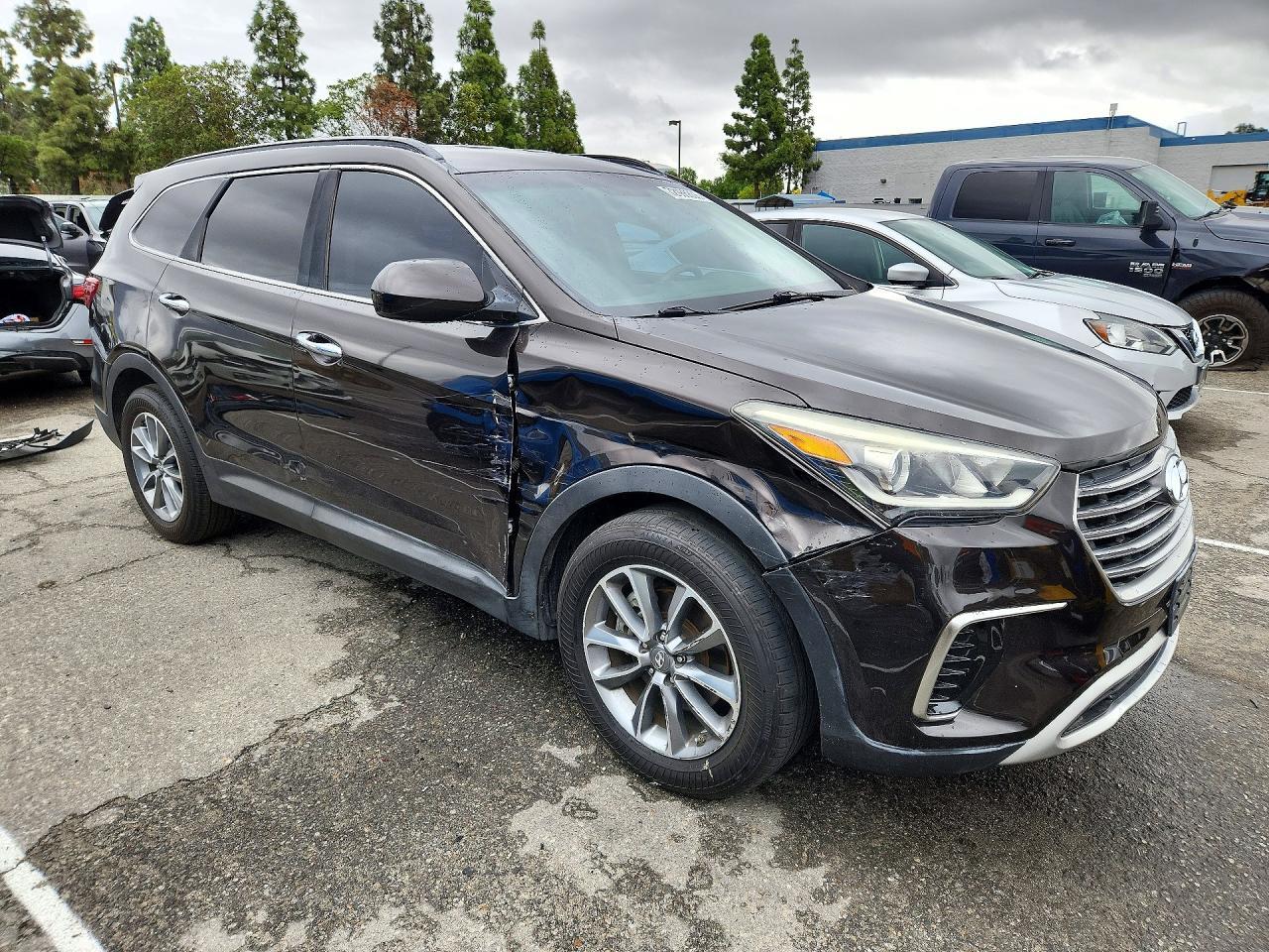 2017 HYUNDAI SANTA FE SE — Фото 4 из 13