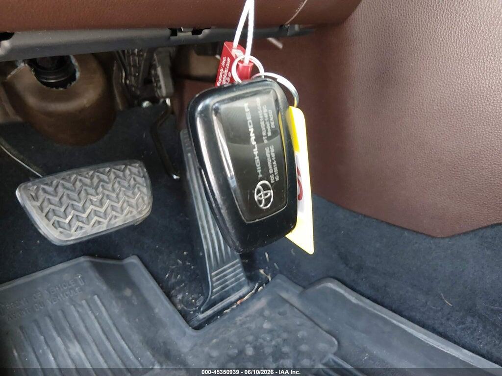 5TDDZRBH7LS051026 2020 TOYOTA HIGHLANDER photo no. 11