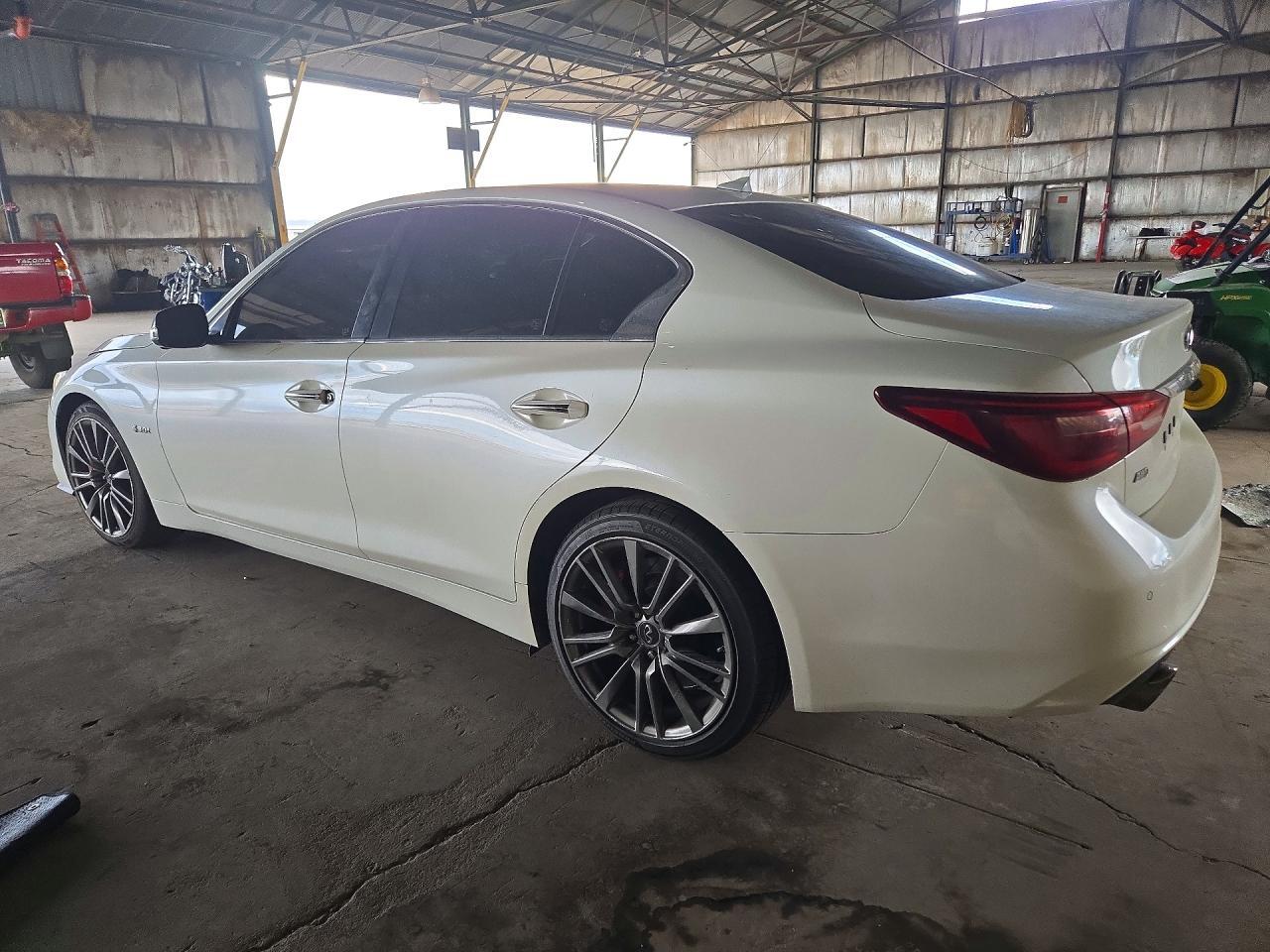 2018 INFINITI Q50 RED SPORT 400 — Фото 2 из 12
