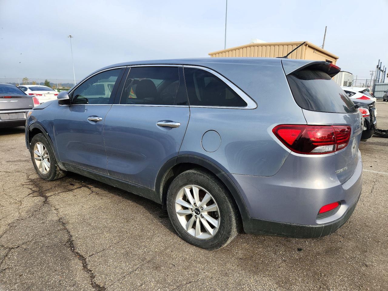 2020 KIA SORENTO S — Фото 2 из 13