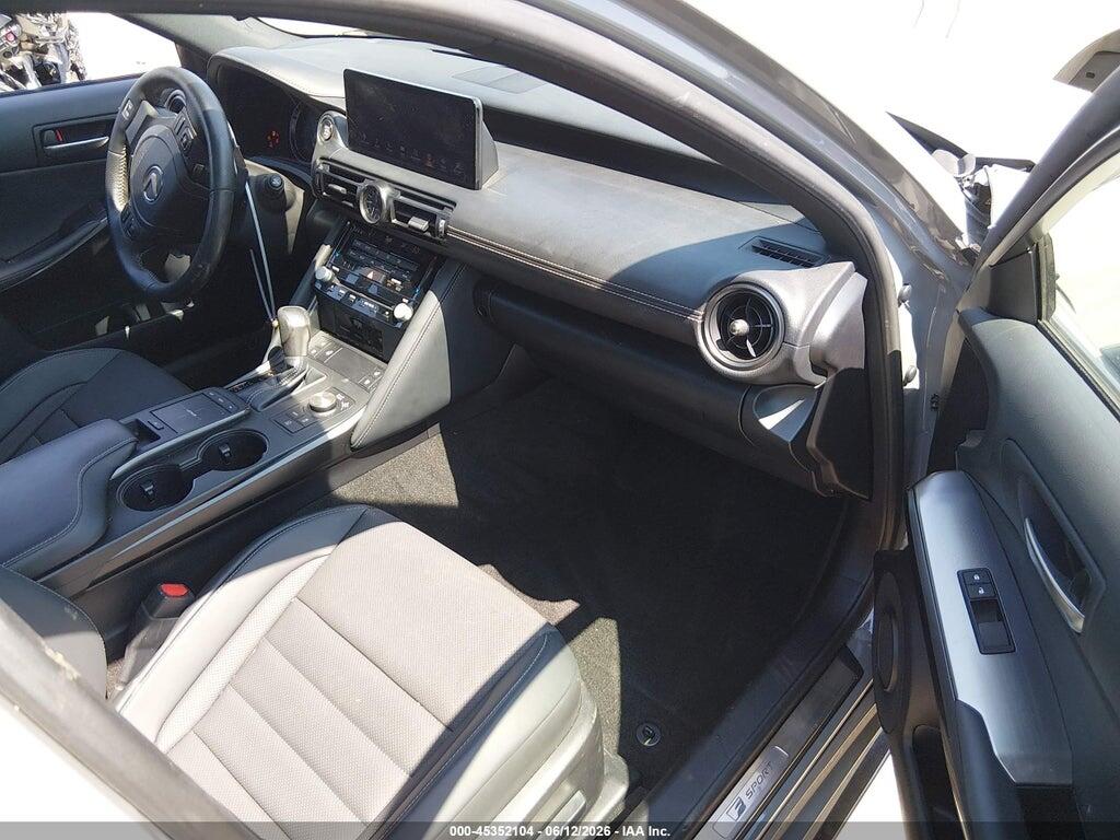 JTHAP1D29S5006997 2025 LEXUS IS 500 photo no. 5