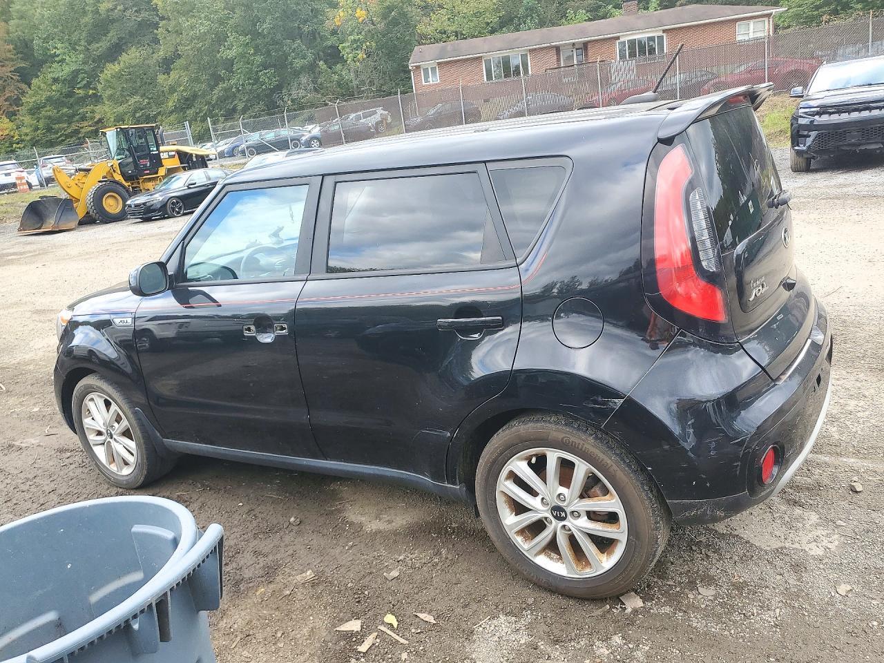 2017 KIA SOUL + — Фото 2 из 12