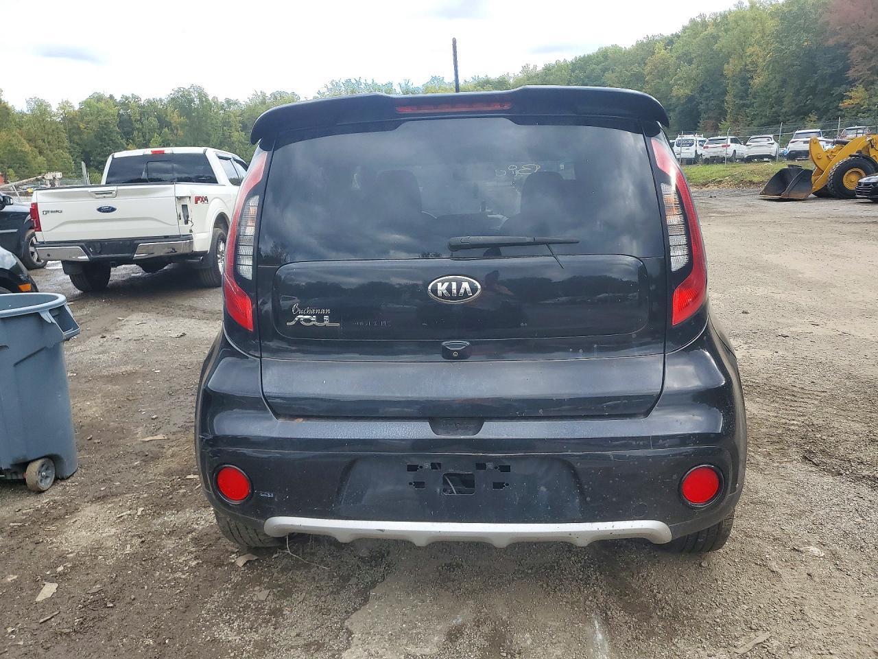 2017 KIA SOUL + — Фото 6 из 12