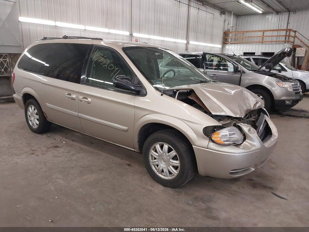 2C4GP54L15R260285 2005 CHRYSLER TOWN & COUNTRY photo no. 1