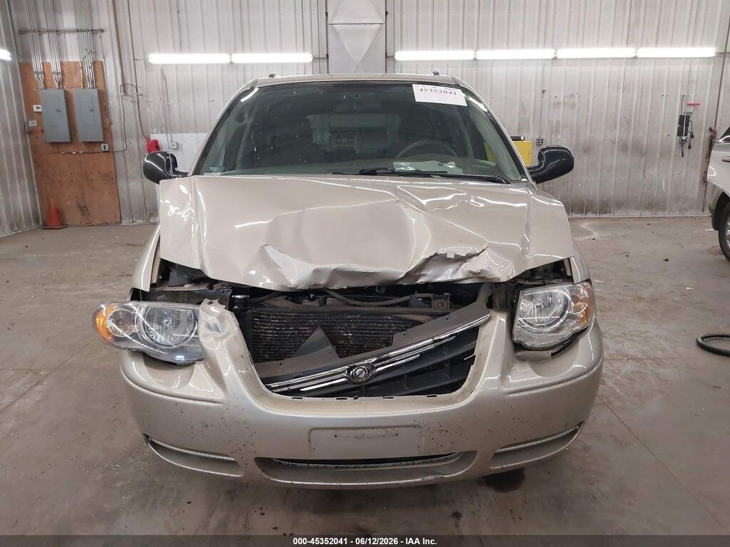 2C4GP54L15R260285 2005 CHRYSLER TOWN & COUNTRY photo no. 12