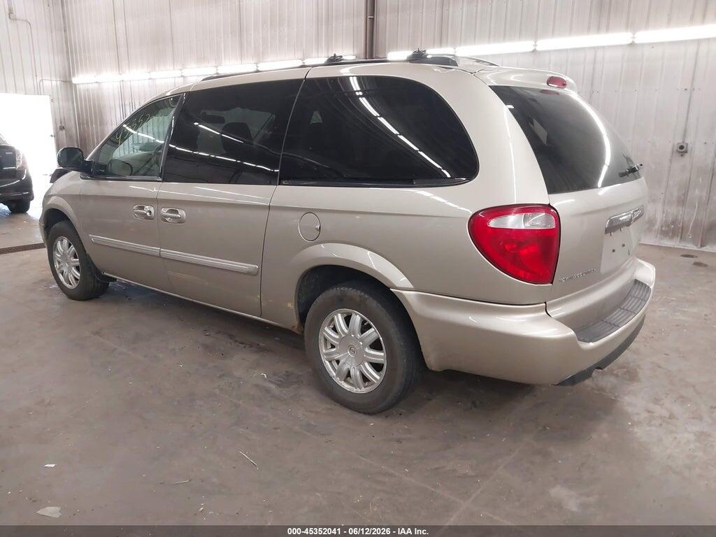 2C4GP54L15R260285 2005 CHRYSLER TOWN & COUNTRY photo no. 3
