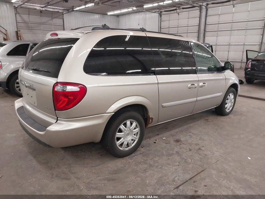 2C4GP54L15R260285 2005 CHRYSLER TOWN & COUNTRY photo no. 4