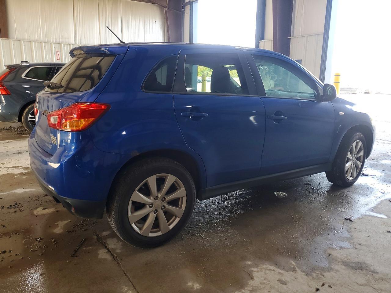 2015 MITSUBISHI OUTLANDER SPORT ES — Фото 3 из 12