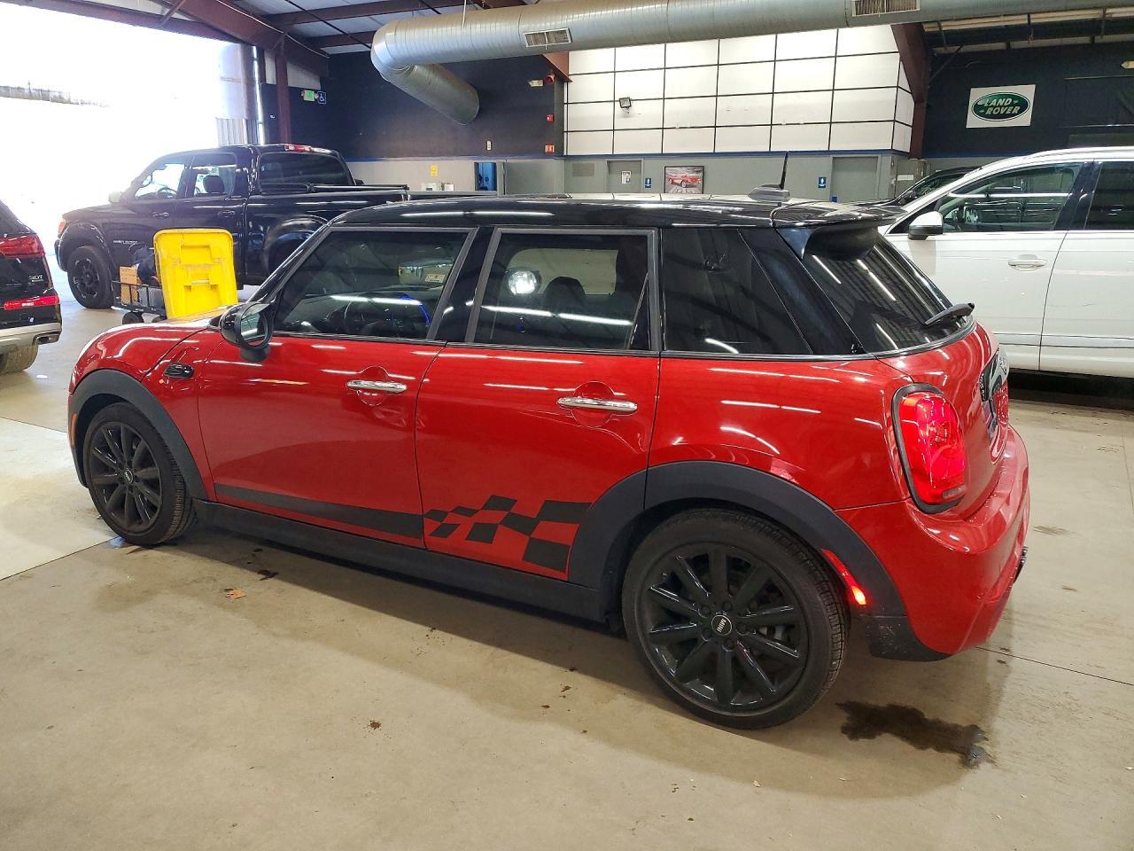 2017 MINI COOPER S — Фото 2 из 12