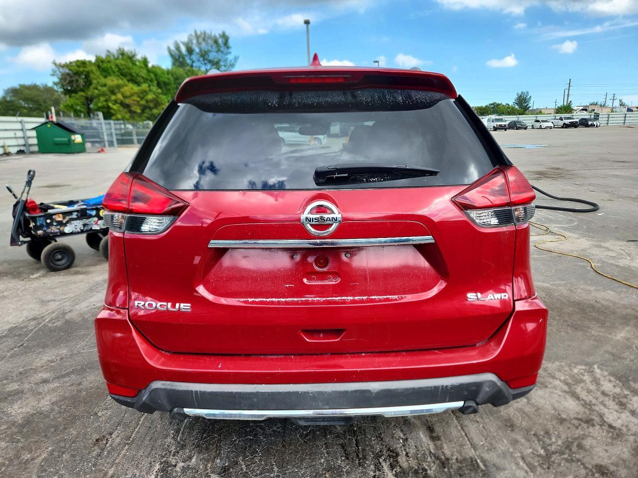 2017 NISSAN ROGUE SL — Фото 6 из 13