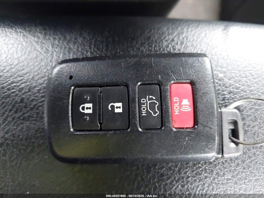 JTDKDTB32F1087103 2015 TOYOTA PRIUS C photo no. 11