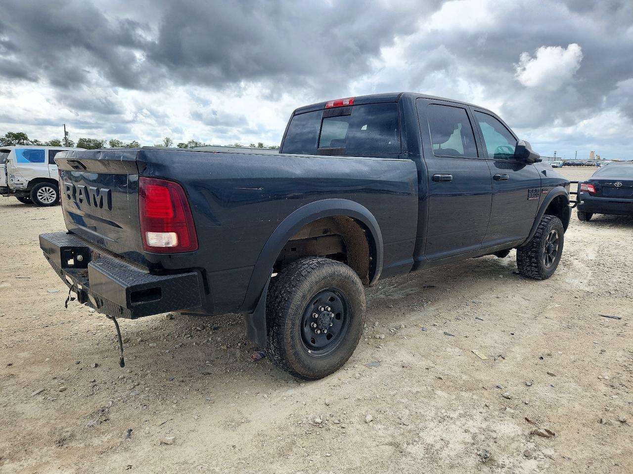 2017 RAM 2500 POWERWAGON — Фото 3 из 12