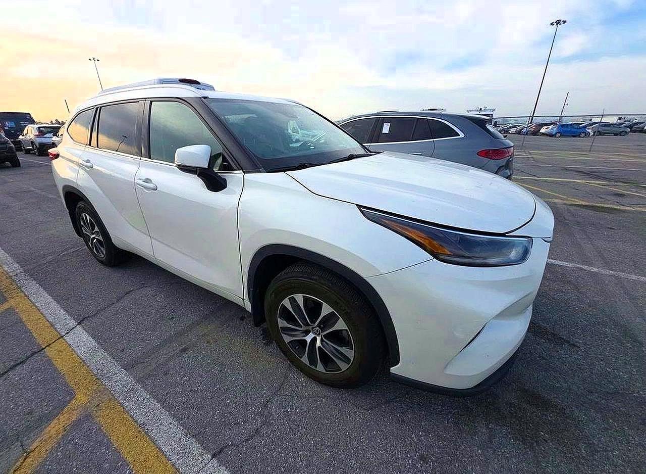 2021 TOYOTA HIGHLANDER XLE