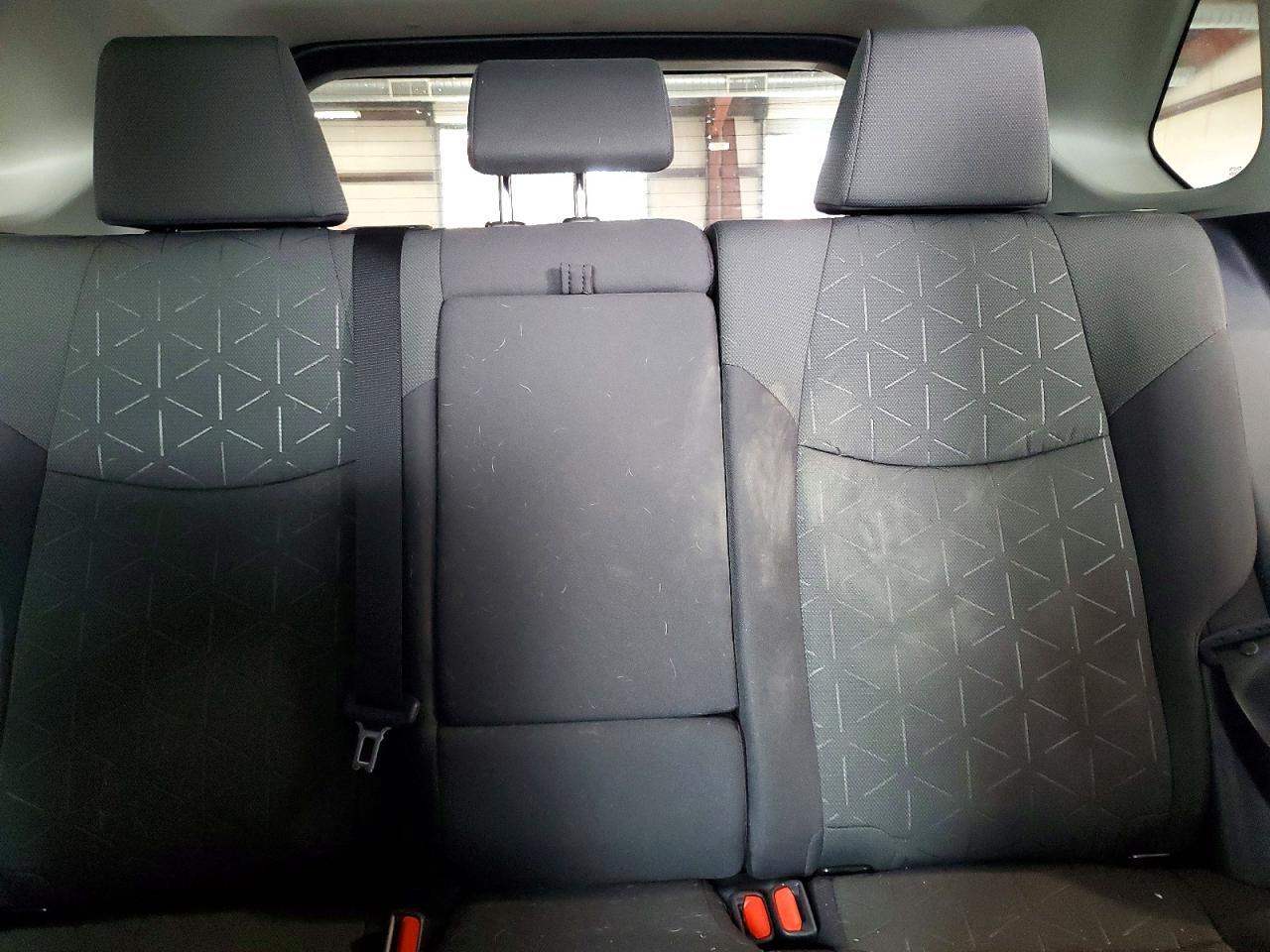 2021 TOYOTA RAV4 XLE — Фото 10 из 13