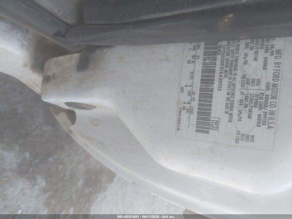 1FTNX20FXYEA20952 2000 FORD F-250 photo no. 2