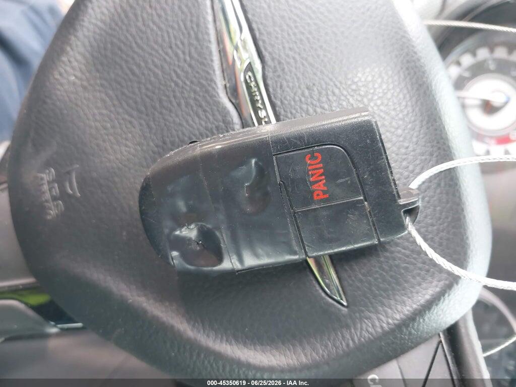 2C3CCABT1GH170654 2016 CHRYSLER 300 photo no. 11